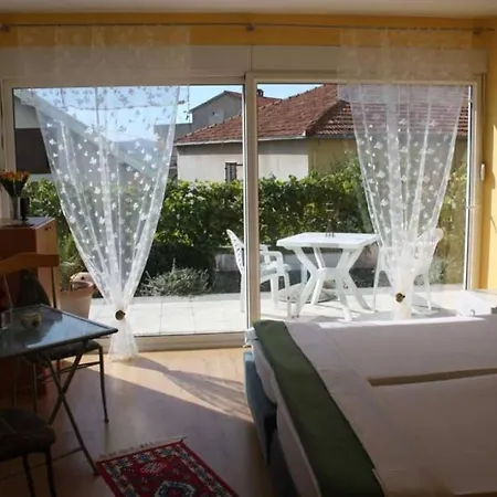 In With Balcony, Air Conditioning, Wifi 4328-2 Apartman *